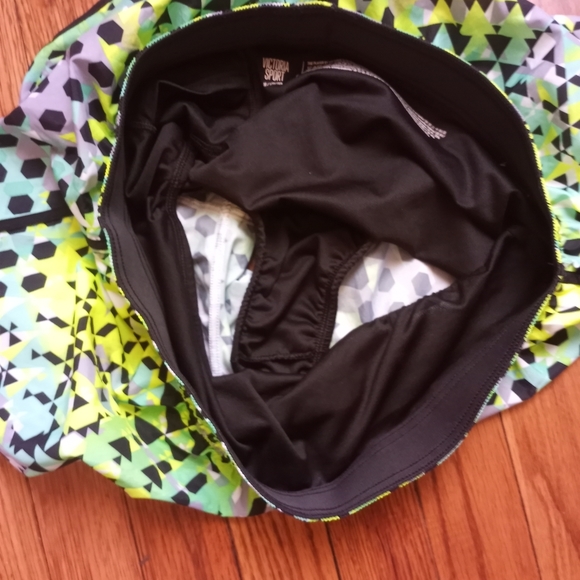 💚Victoria Secret Sport shorts💚 - Picture 3 of 4